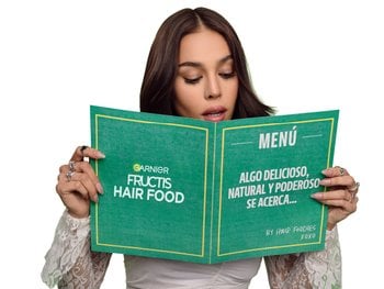 GARNIER, GARNIER FRUCTIS, GARNIER FRUCTIS HAIR FOOD, HAIR FOOD, MASCARILLA DE CABELLO, REVEAL, DANNA PAOLA, DANNA, PELAZO HAIR FOOD, MASCARILLAS HAIR FOOD, MASCARILLAS FRUCTIS