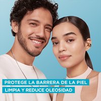 Piel limpia, protegida y sin brillo con Garnier Gel Limpiador Anti Imperfecciones, ideal para uso diario.